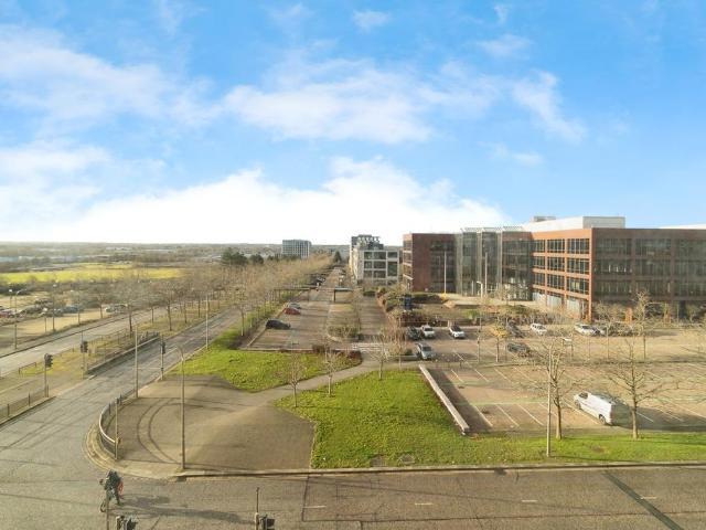 Flat for sale in Milton Keynes