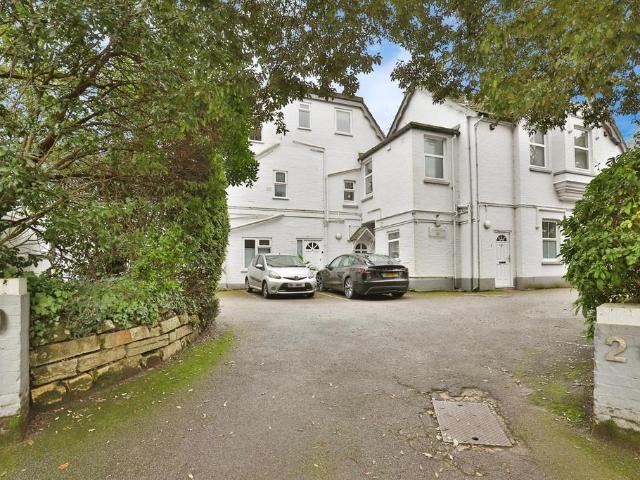 Flat for sale in West Cliff, Bournemouth