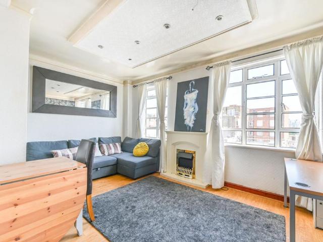 Flat for sale in Kensal Town, Bayswater