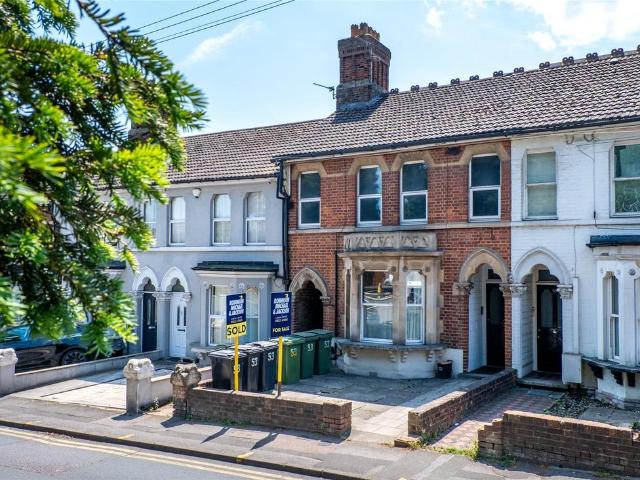 Flat for sale in Midway, Kent