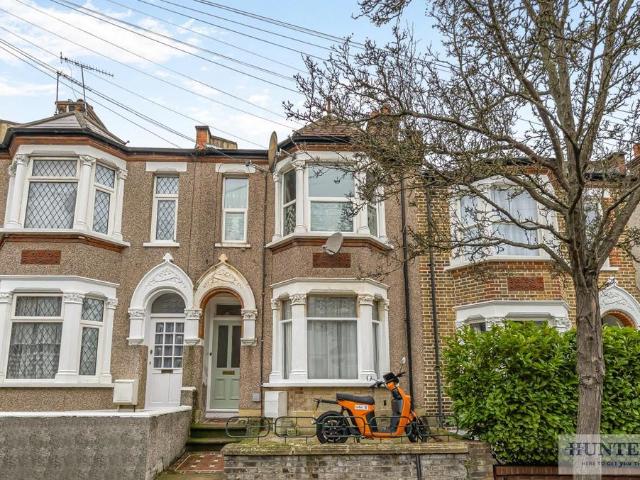 Flat for sale in Abbey Wood, Greater London