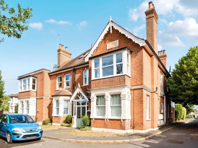 Flat for sale in Lower Halliford, Surrey