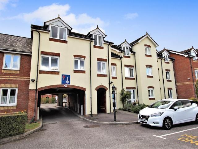 Flat for sale in Chawton, Bolton Low Houses