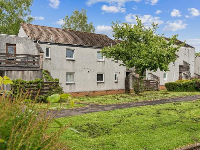 Flat for sale in Milngavie, Scotland