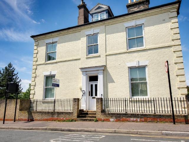 Flat for sale in East Bank, Norfolk