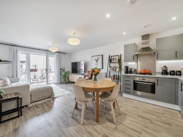 Flat for sale in Blackhills, Surrey