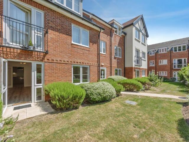 Flat for sale in London Borough of Croydon, Greater London