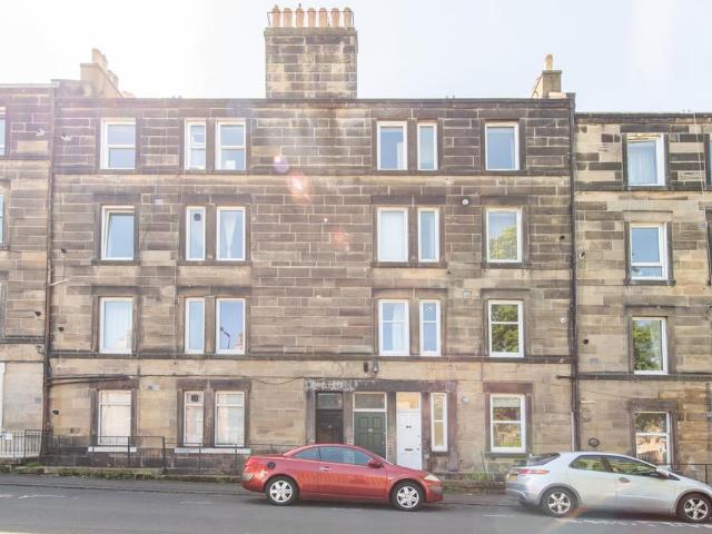 Flat for sale in Moat, Slateford