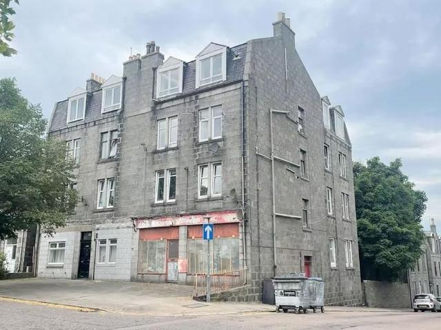 Flat for sale in Ballindoch, Scotland