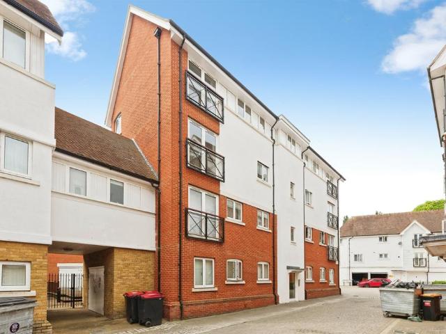 Flat for sale in St. Mildred's, The Bridge