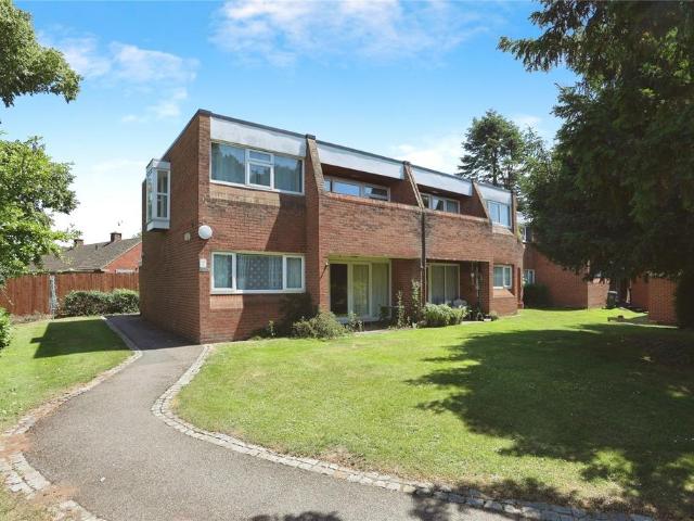 Flat for sale in Elmfield, Leicestershire