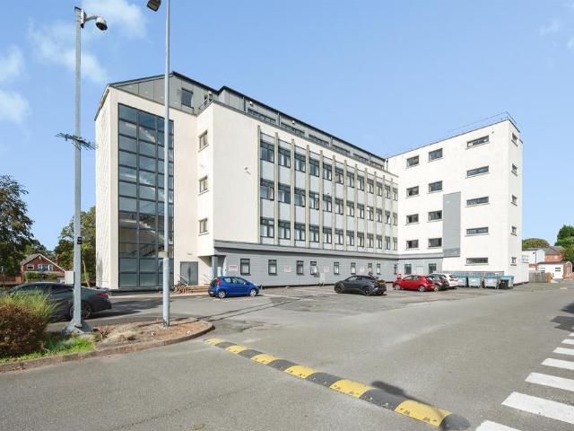 Flat for sale in Kingswinford, Dudley