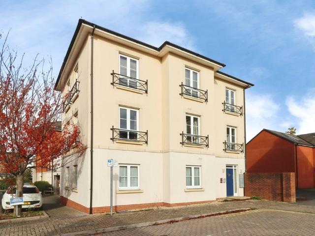 Flat for sale in Stoke Park, West of England