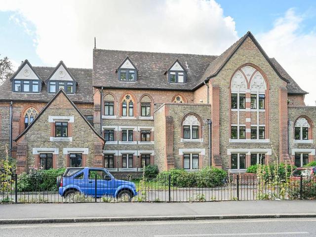 Flat for sale in London Borough of Ealing, Hanwell