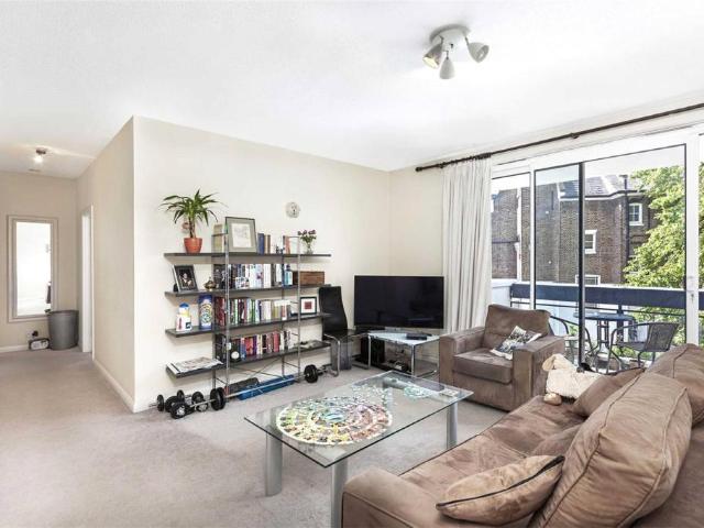 Flat for sale in Belsize Park, Primrose Hill