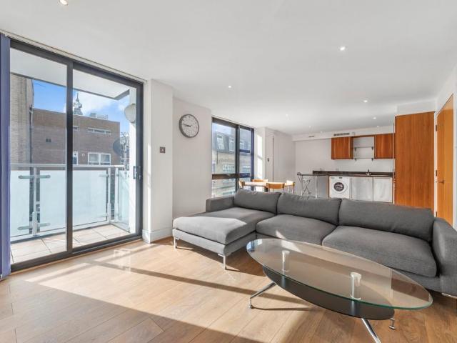 Flat for sale in Soho, Greater London