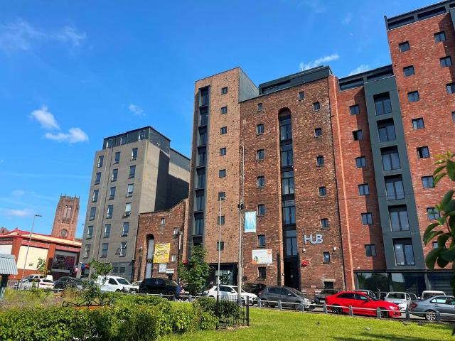 Flat for sale in Chinatown, Calderstones