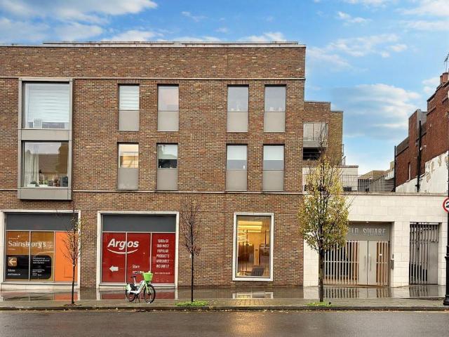 Flat for sale in Hornsey, Greater London