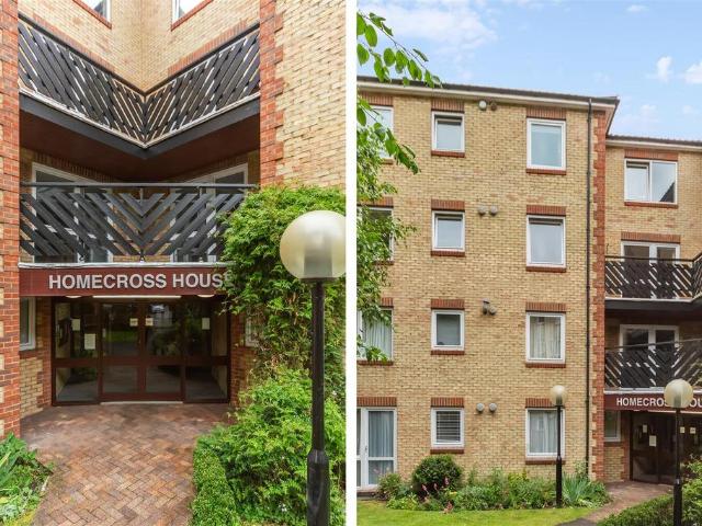 Flat for sale in London Borough of Hounslow, Greater London