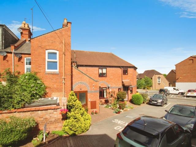 Flat for sale in Cliff Hill, Green Close