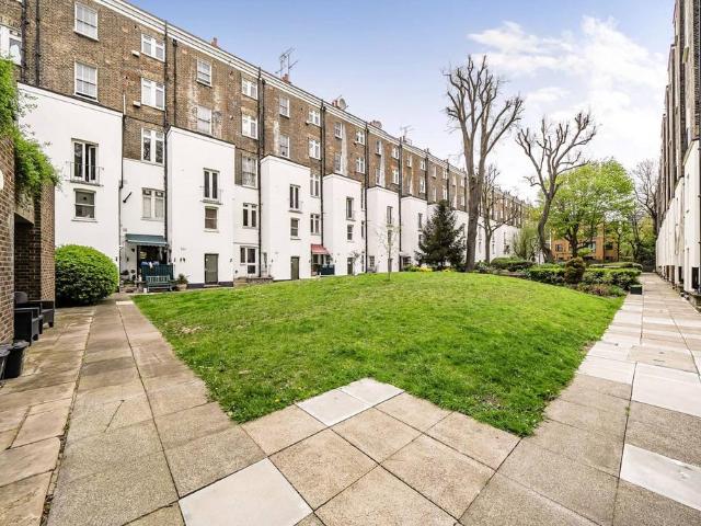 Flat for sale in Bayswater, Greater London