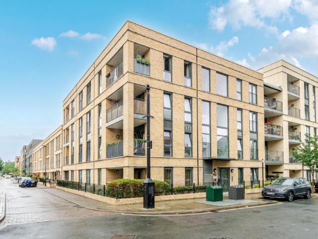 Flat for sale in Loughborough Junction, Greater London
