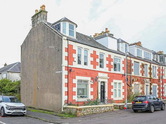 Flat for sale in Largs, Scotland