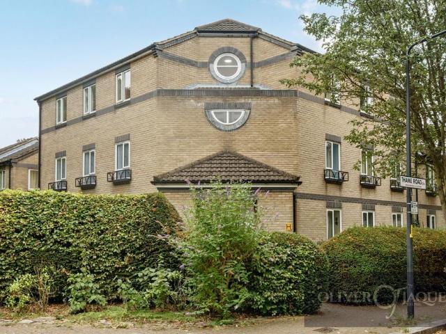Flat for sale in Rotherhithe, Greater London