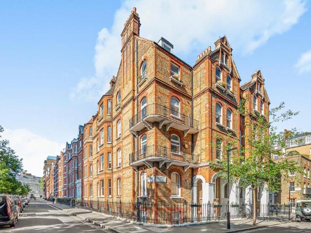 Flat for sale in Marylebone, Greater London