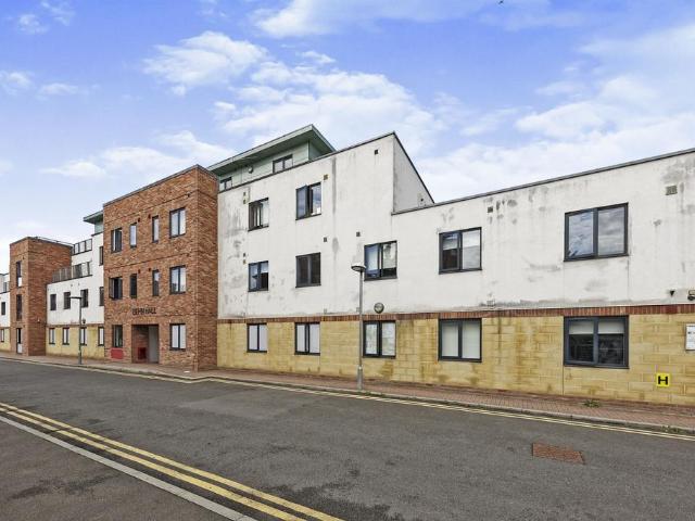 Flat for sale in Barracks, The Bridge