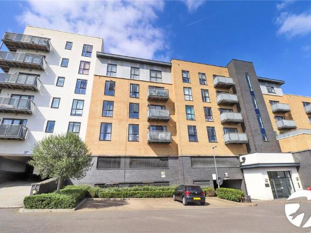 Flat for sale in Belvedere, Greater London
