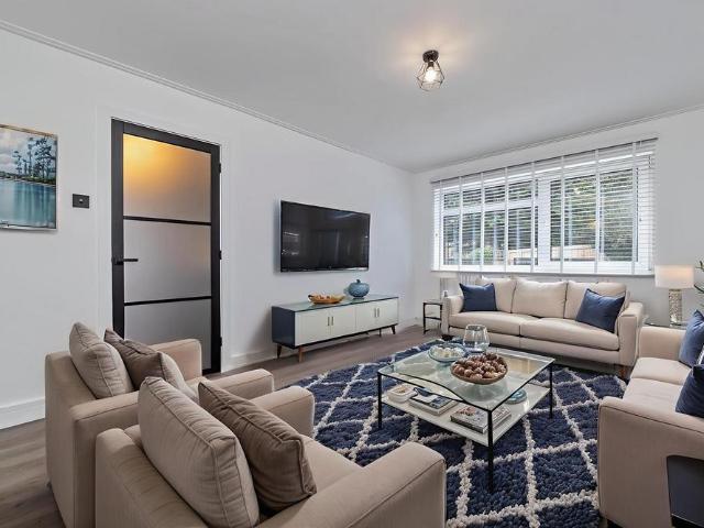 Flat for sale in St Albans, Five Acres