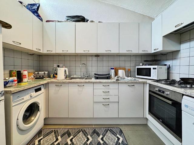 Flat for sale in Colindale, Greater London