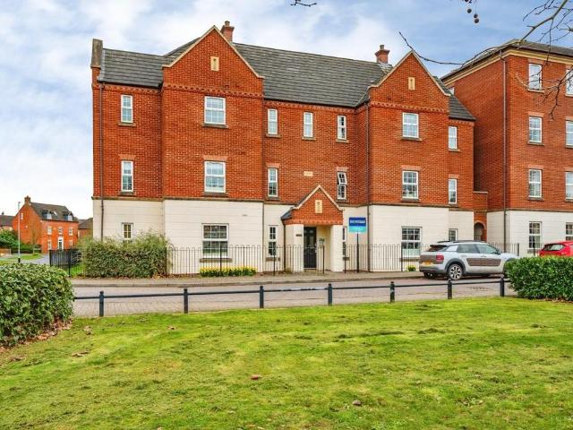 Flat for sale in Lichfield, Boley Park