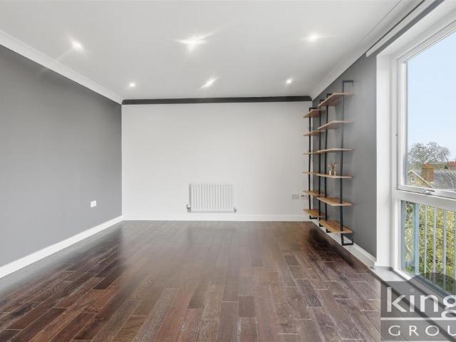 Flat for sale in Tottenham Hale, Greater London