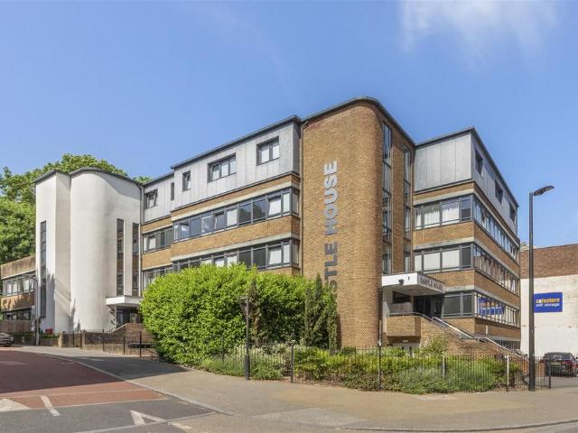 Flat for sale in Castlefield, Cressex