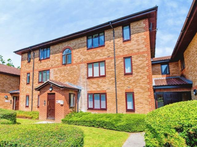 Flat for sale in Maybush, City Of Southampton