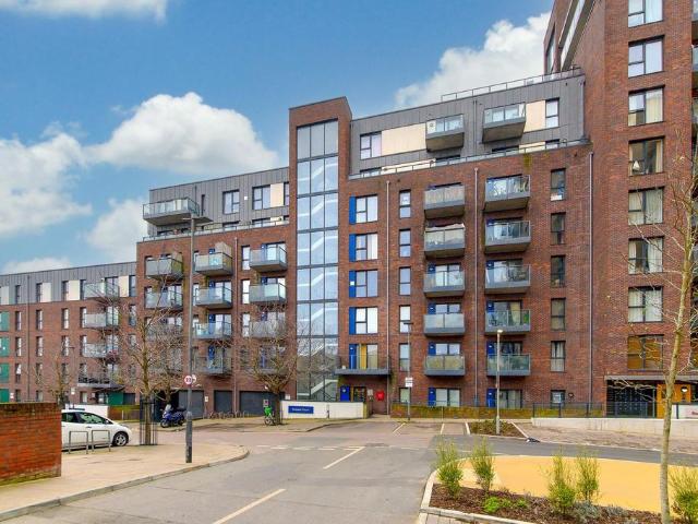 Flat for sale in London Borough of Barnet, Greater London