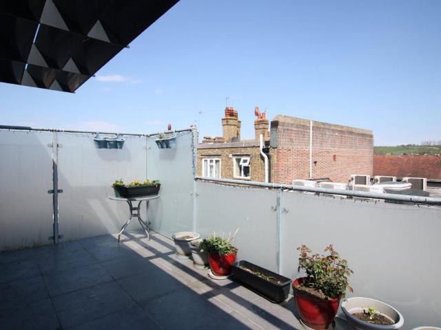 Flat for sale in Worthing, West Sussex