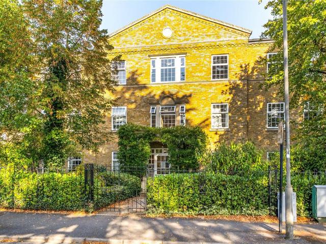 Flat for sale in Long Ditton, Elmbridge