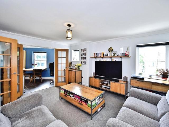Flat for sale in Harrietsham, Maidstone