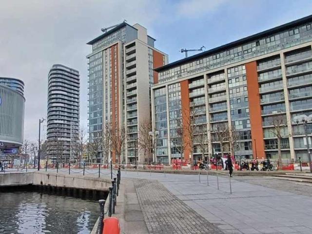 Flat for sale in Custom House, Greater London