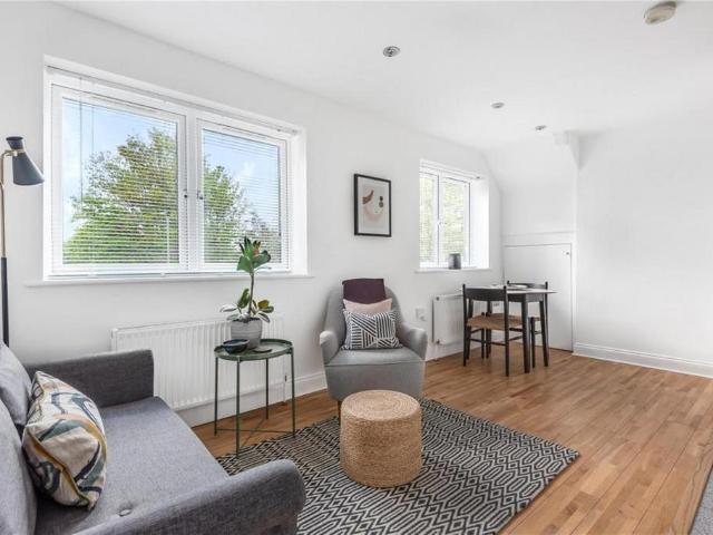 Flat for sale in Beckenham, Greater London