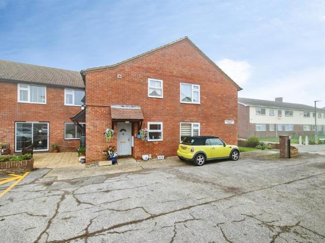 Flat for sale in Frinton and Walton, Dale Hill