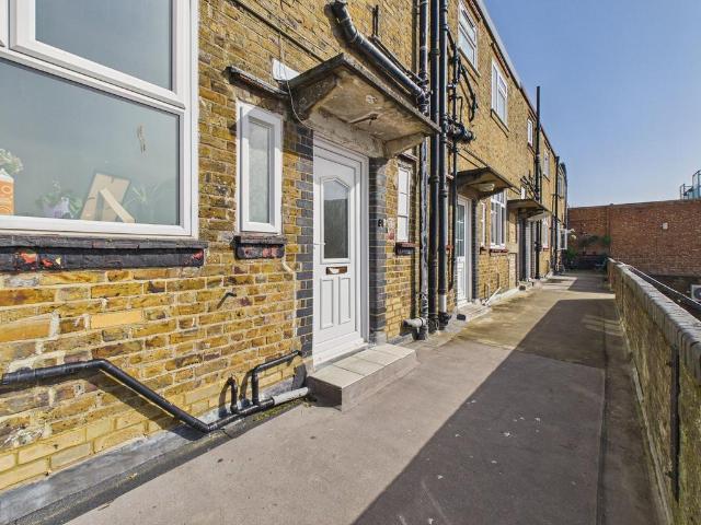 Flat for sale in Worthing, West Sussex