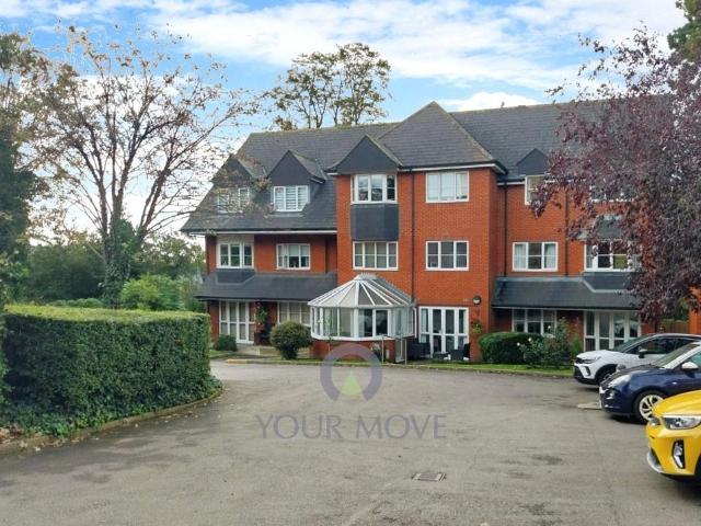 Flat for sale in Highfield, Pouchen End