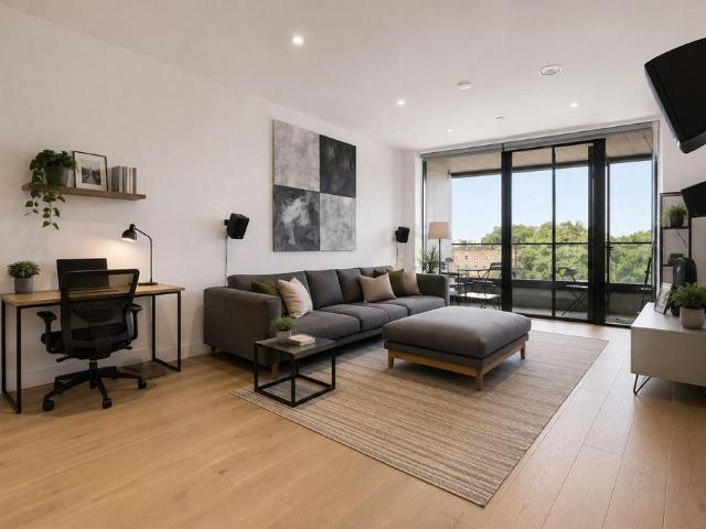Flat for sale in Dalston, Greater London