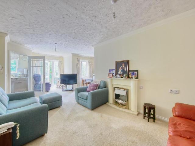 Flat for sale in The Wrythe, Greater London