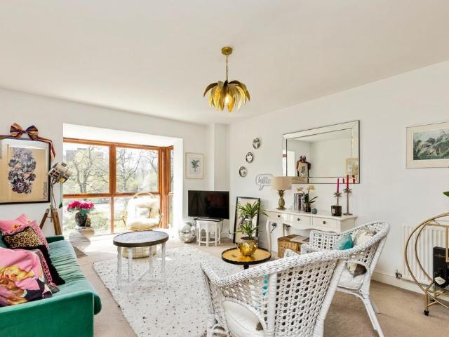 Flat for sale in Three Bridges, Glynde