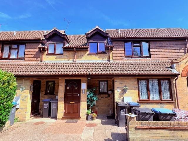 Flat for sale in East Cliff, Acol